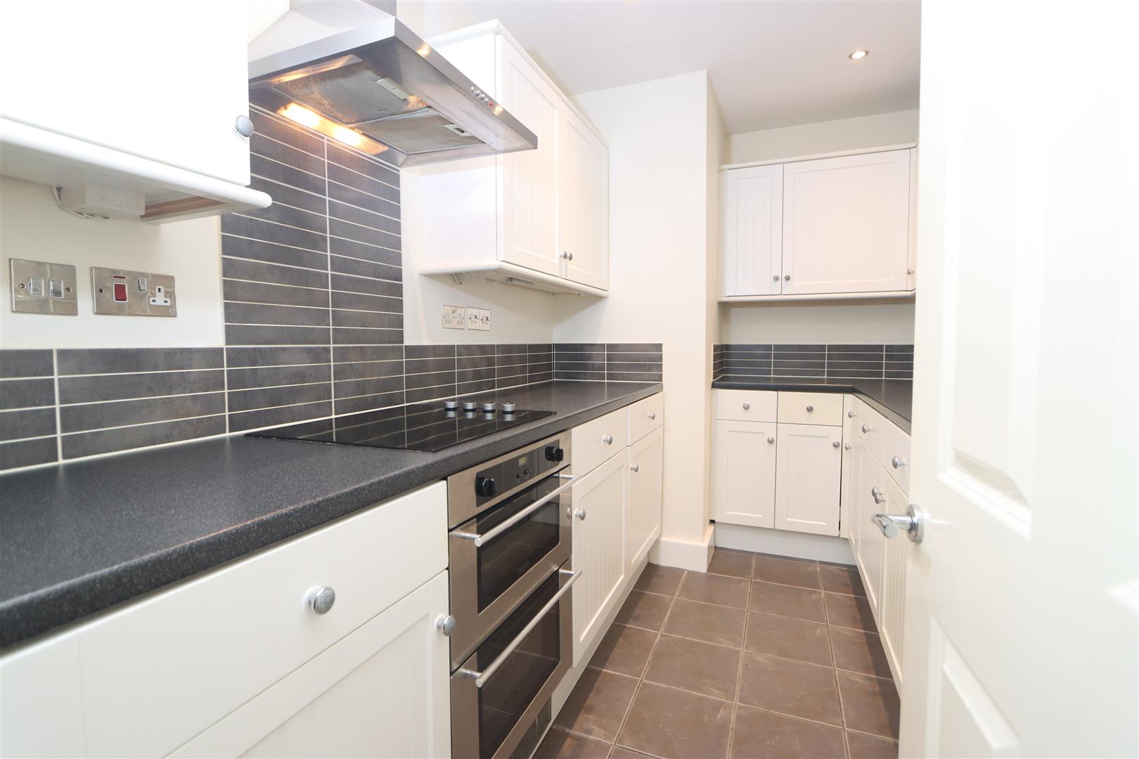 2 bed property in Swan Close, BLAKEDOWN